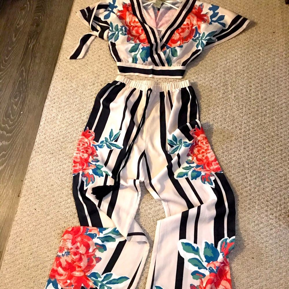 Formal cropped pant suit. Never worn !!